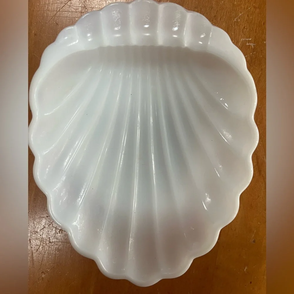 Vintage Milk Glass Shell Dish | Scallop Trinket Soap Dish | Mid Century